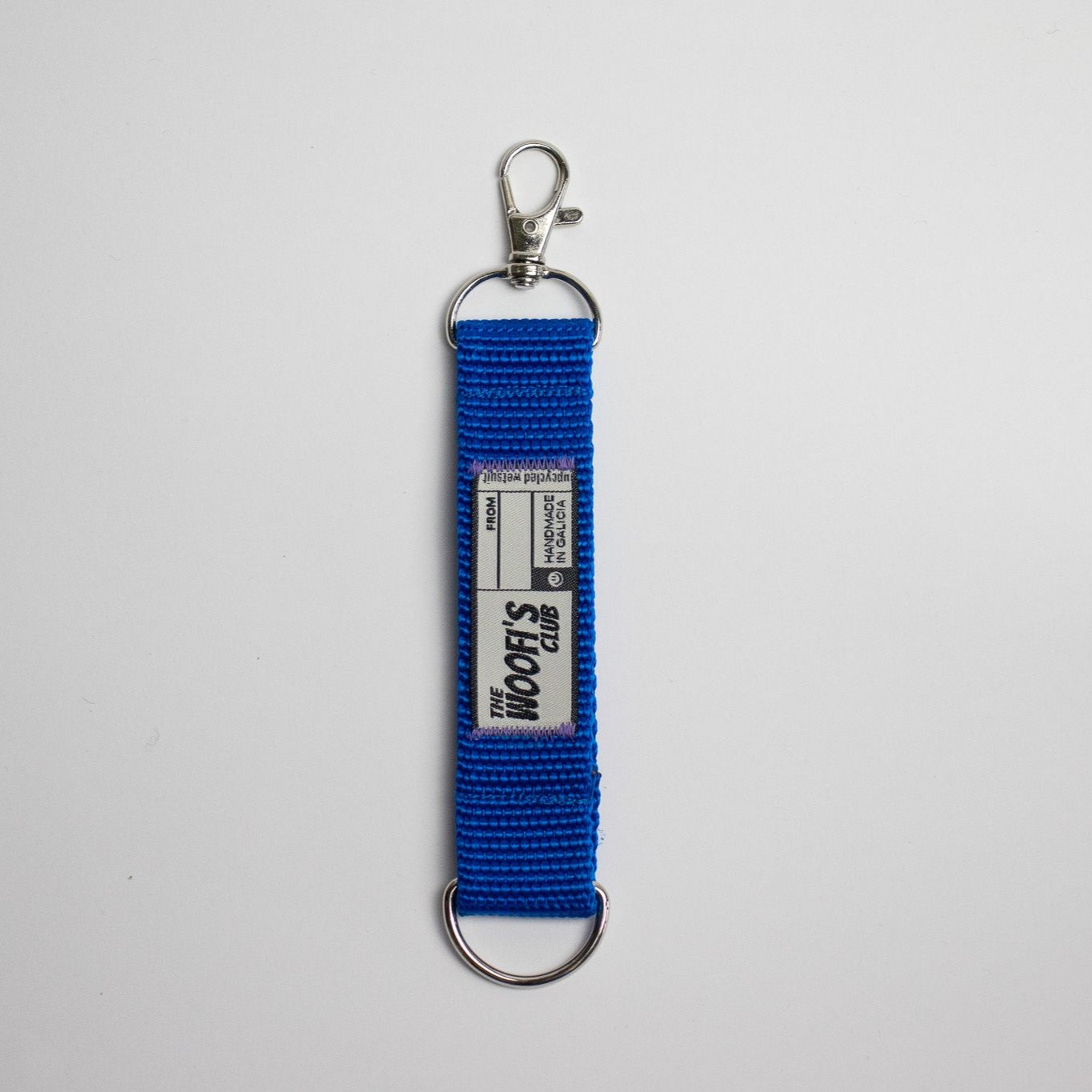 Llavero sostenible azul para perros y gatos